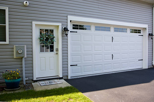 24/7 Emergency Garage Door Panel Replacement experts in Lykens, PA